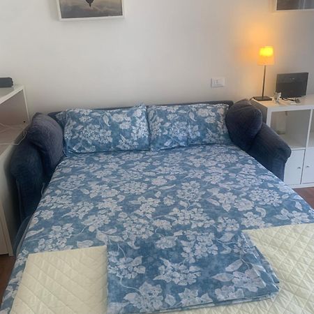 Our Cozy Homestay Roma Esterno foto