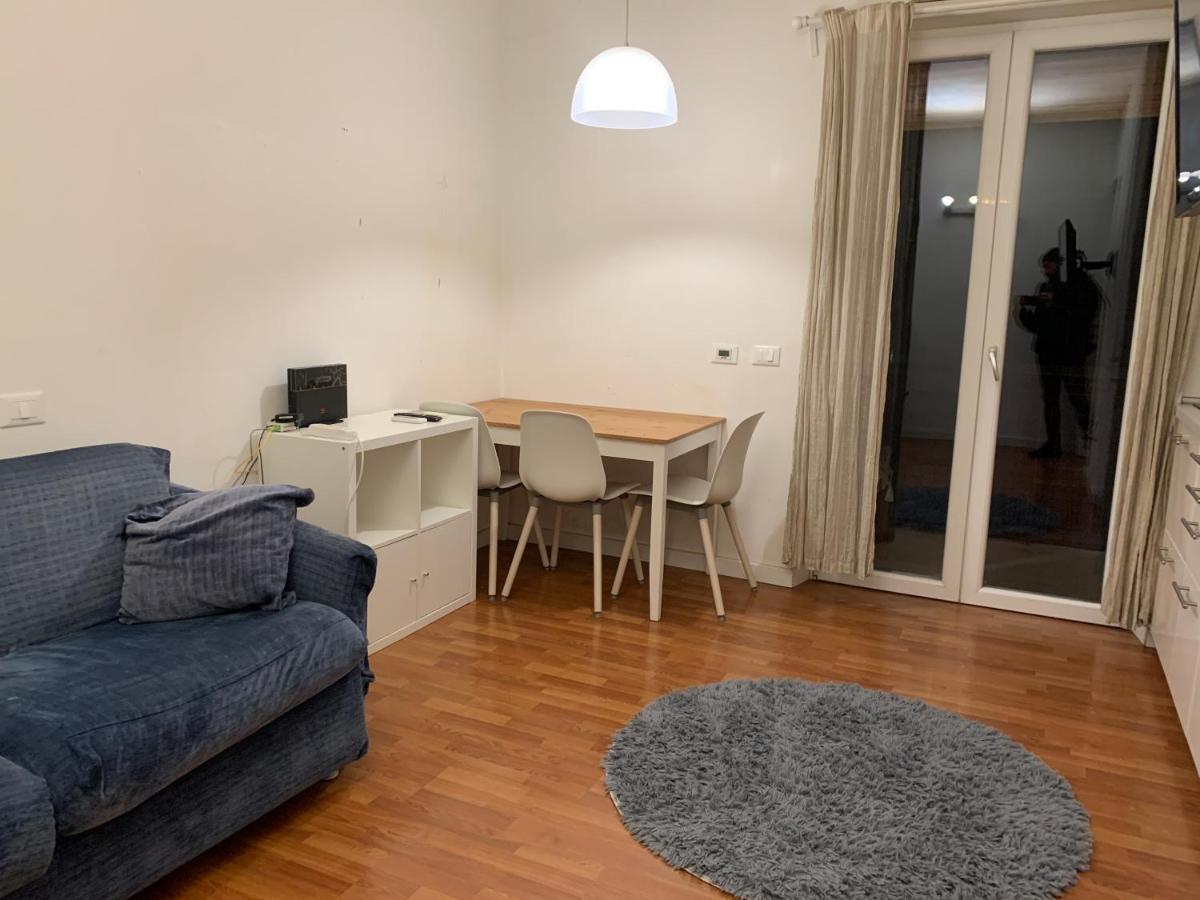 Our Cozy Homestay Roma Esterno foto